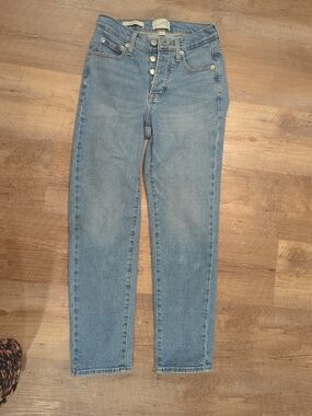 Universal Thread Mid-Rise Light Blue 1980s Jeans